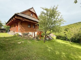 Na predaj zrubová chata na úpätí Malej Fatry s pozemkom 1350