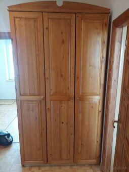 Staršia skriňa na predaj