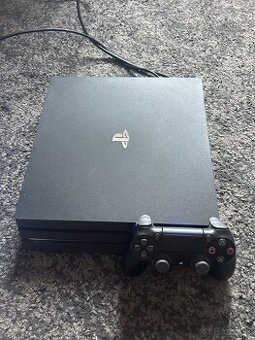 Sony PS4 Pro 1TB + DualShock 4