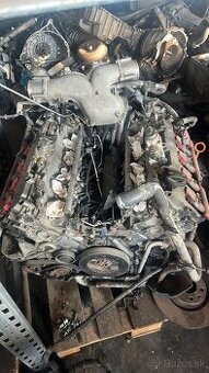 Motor 5,2 FSi V10 kód: BXA, BSM