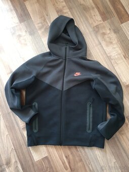 Mikina Nike Sportswear Tech Fleece Windrunne