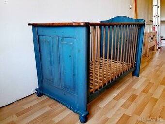 Vintage detské posteľ