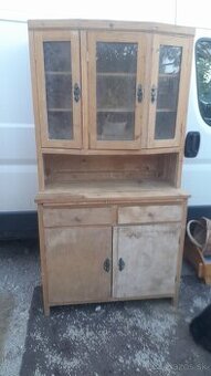 Starý kredenec 180eur