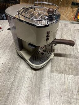 Delonghi pakovy kavovar