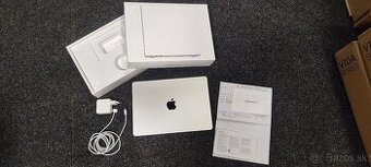 MacBook Air 13" M4 (2025) 16GB RAM, 256GB SSD - Silver