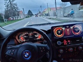 Predam digitálne budiky a autorádio bmw e60