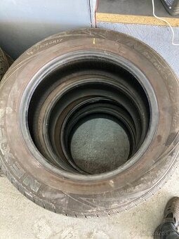 225/60R17
