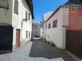V centre Banskej Štiavnice priestranný meštiansky dom 271m2