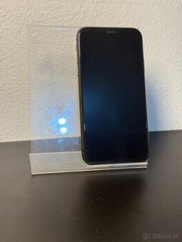 Predám Apple iPhone 11 64GB Black Malé známky používania