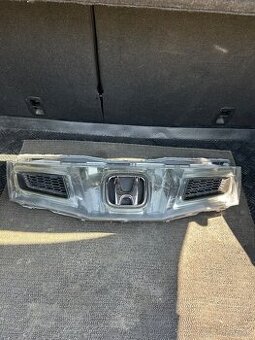 Honda Civic 8g - predna maska - 1