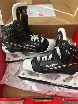 CCM SUPERTACKS AS1 brankárske korčule nové