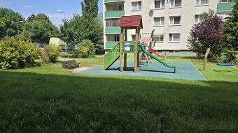Rezervovane-Ponúkame na predaj 4-izbový byt s loggiou ma Zel