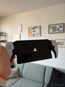 PlayStation Portal + ochranný obal a bluetooth transmitter