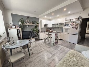 Štýlový, 3,5 izb byt v centre mesta po rekonštrukcii…