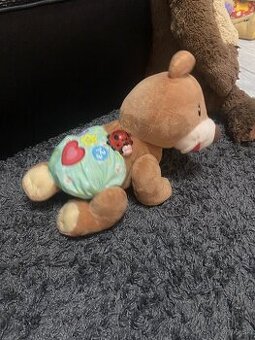 Interaktivny lezuci medvedik