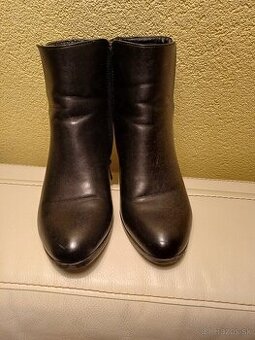 Darujem za odvoz čižmičky 39