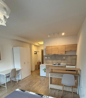 INVESTIČNÝ 1-i byt V CENTRE NITRY S BALKÓNOM– S NÁJOMNÍKOM