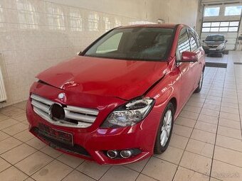 Mercedes Benz B180