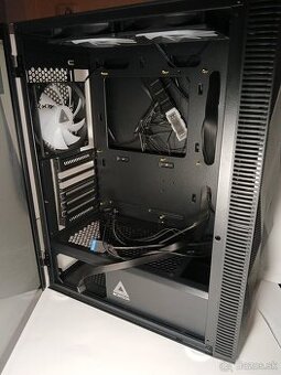 Predám PC skrinka Montech X3 MESH Black