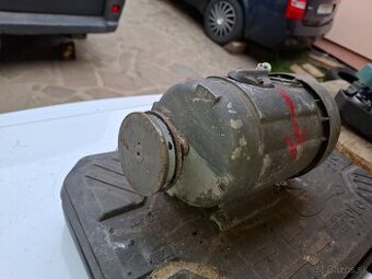Elektromotor z pracky 1