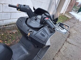 Suzuki burgman 650