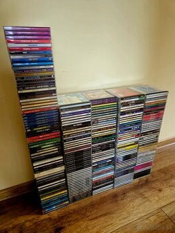 REZERVOVANÉ - 250 CD albumov na predaj