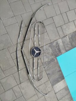 Chrom lišty maska a znak Mercedes E W213 lift