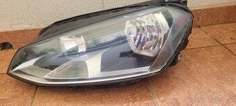 Golf 7 predny lavy svetlomet