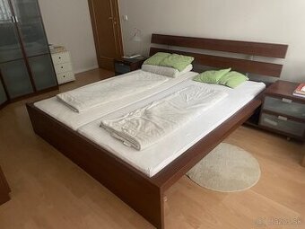 Manželská posteľ