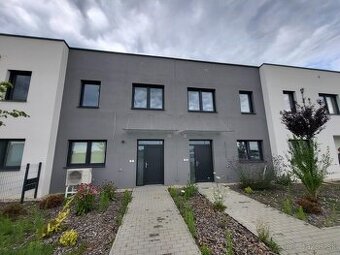 Novostavba – Radový dom v Rovinke