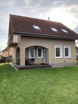 4-izbový rodinný dom na prenájom - voľný ihneď - 1