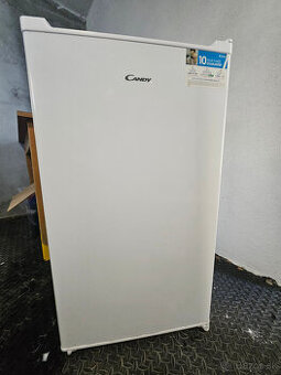 Mala chladnička s mrazničkou