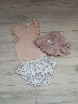 Newbie body s volánmi a kraťasy/gatušky s volánmi