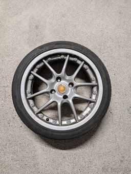 Nové Letné Laufenn pneu 215/40 R17 na diskoch