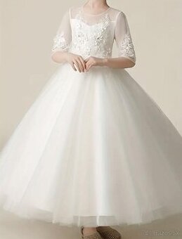 Šaty na prijimanie s rukavom