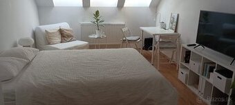 Prenájom garsónky Dobrovičova ul. centrum Staré Mesto