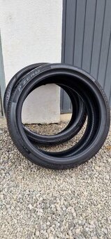 Pirelli P ZERO seal inside 245/35 R20 95Y