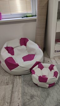 Sedací vak s podnožníkom