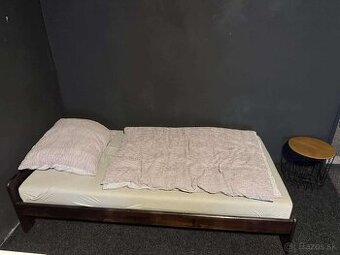Jednolozkova postel s madracom