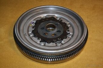DSG dvojhmotný zotrvačník 7 stup. 415087209