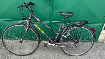 Zachovalý dámský trekingový bicykel