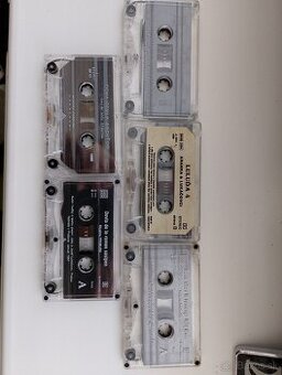 Zberateľ má zaujem romske mc kazety