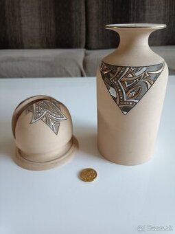 Váza a stojan na servítky