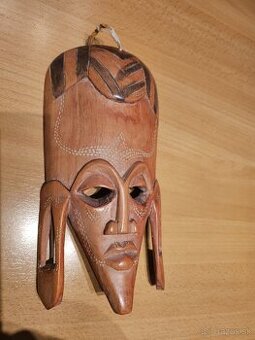 Drevená africká dekoračná maska – ručne vyrezávaná, 28 cm