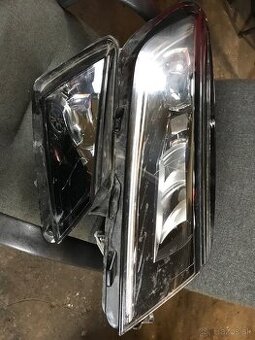 Škoda kodiaq pravý svetlomet