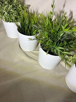 Umele kvety v kvetináči ikea