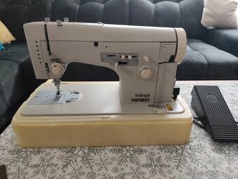 Kufríkový šijací stroj Višnja Bagat 706