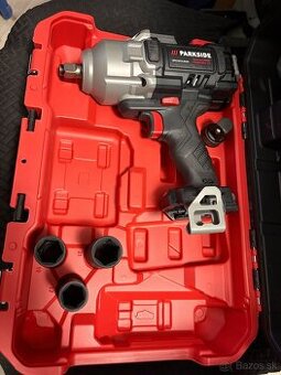 Parkside Performance rázový uťahovák