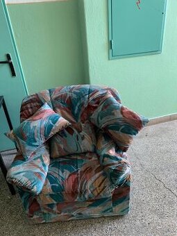 DARUJEM ZA ODVOZ kreslo s vankúšmi