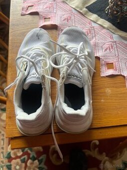 Tenisky adidas velkost EU 35 a 1/2